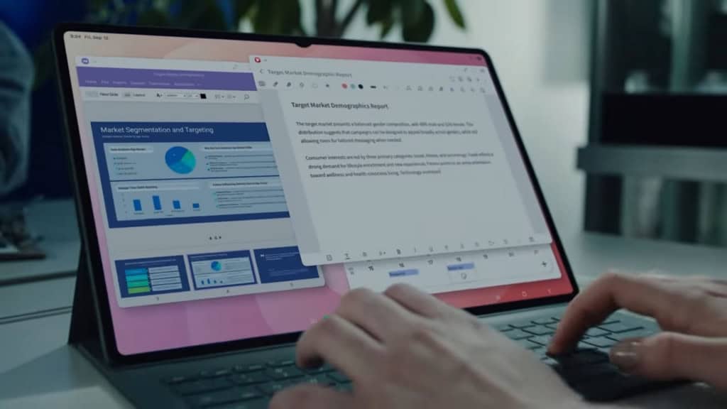 Pessoa usando Samsung DeX em tablet da linha Galaxy Tab S11