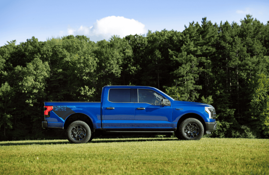 Ford F-150 Lightning STX anunciada para 2026 com 536 cv e nova autonomia (2)