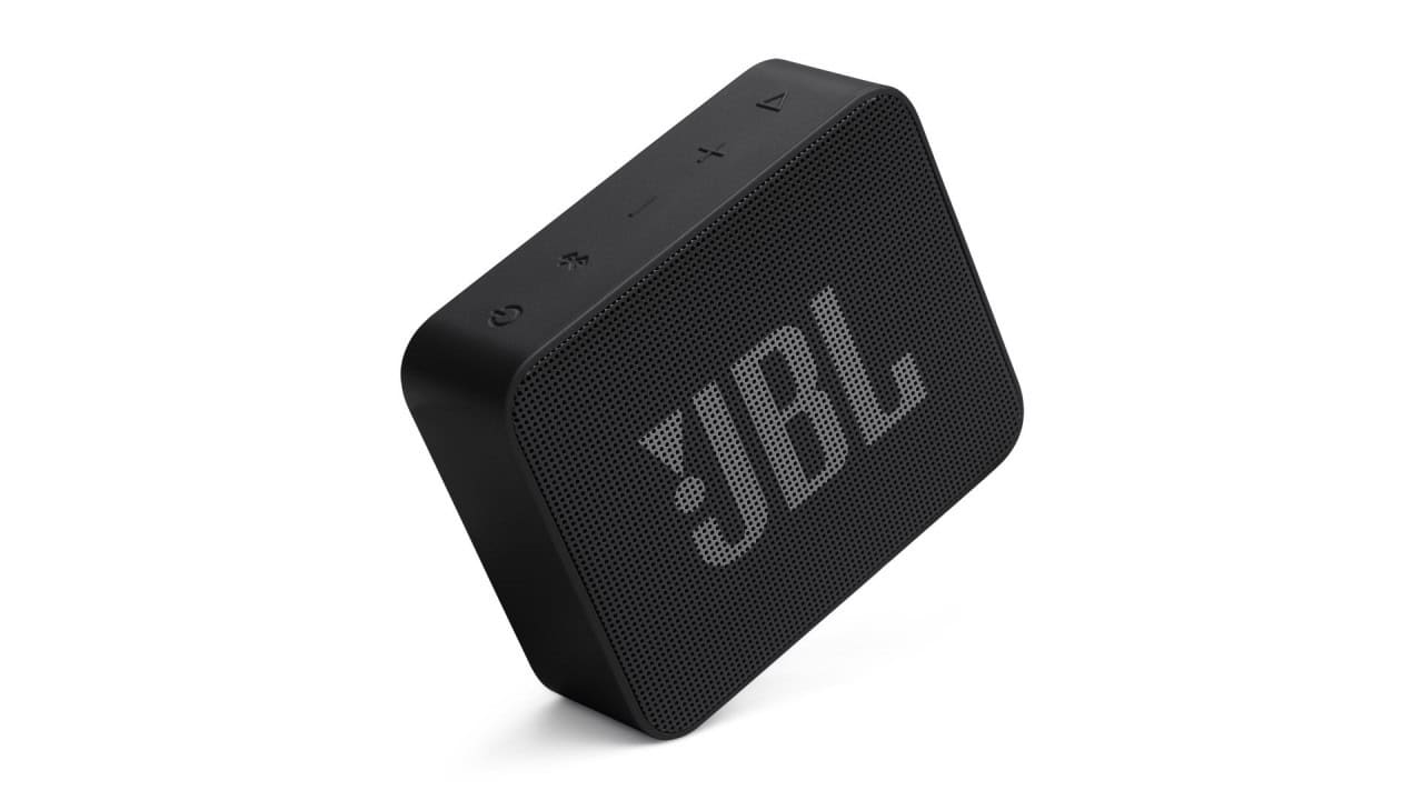 JBL Go Essential 2 chega ao Brasil com USB-C, bateria de 5h e proteção IP67