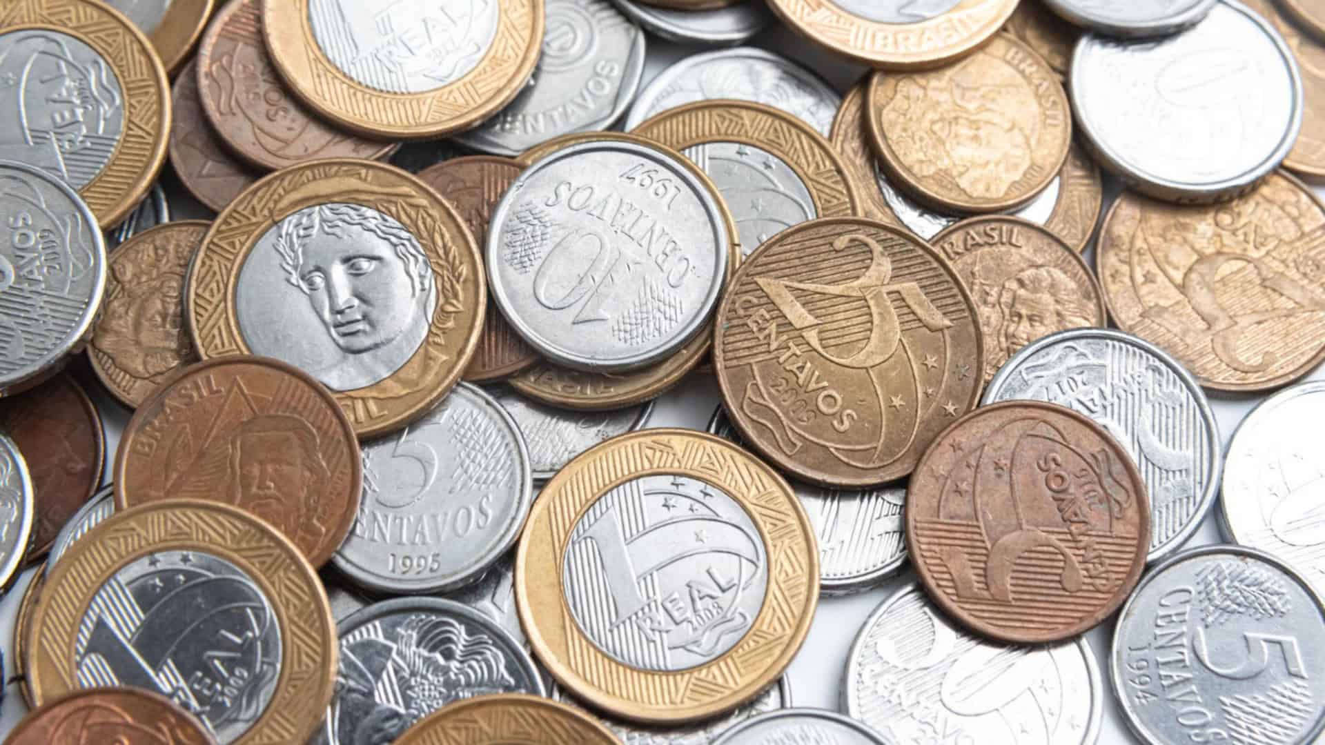 Imagem de diversas moedas de Real