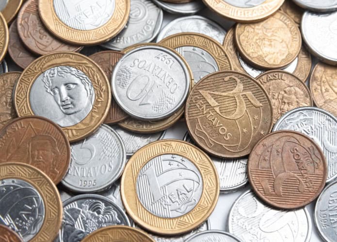 Imagem de diversas moedas de Real