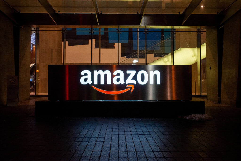 Amazon prepara evento de hardware com novos Echo, Kindle colorido e atualizações para Alexa Plus.