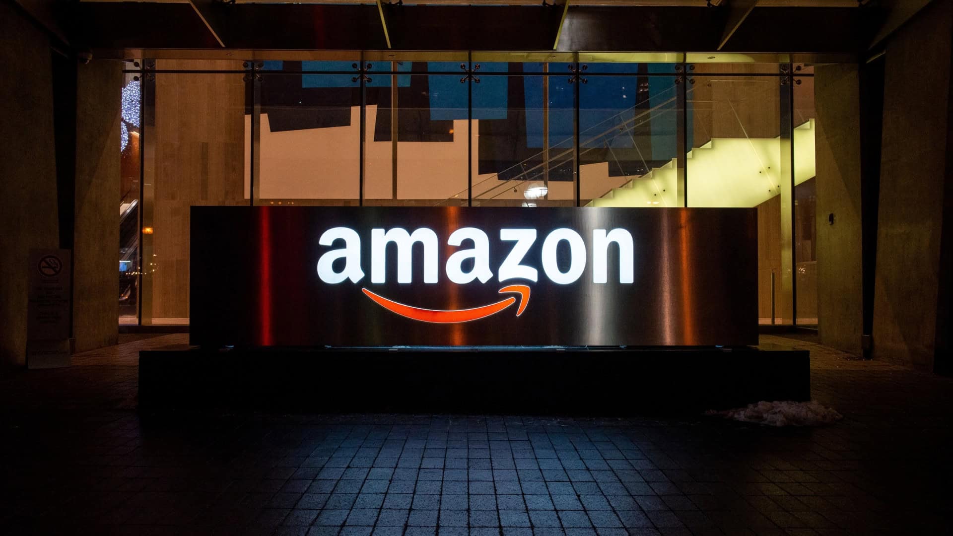 Amazon prepara evento de hardware com novos Echo, Kindle colorido e atualizações para Alexa Plus.