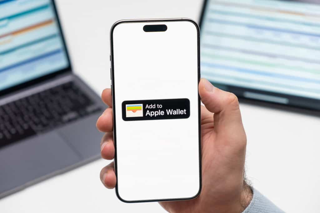 Novo recurso de Identidade Digital da Apple usa o passaporte americano para agilizar verificações e embarques nos EUA.
