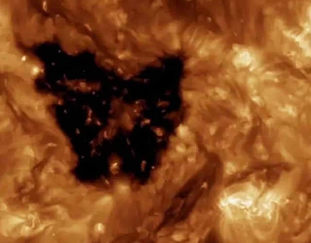 Capa - sol buraco coronal