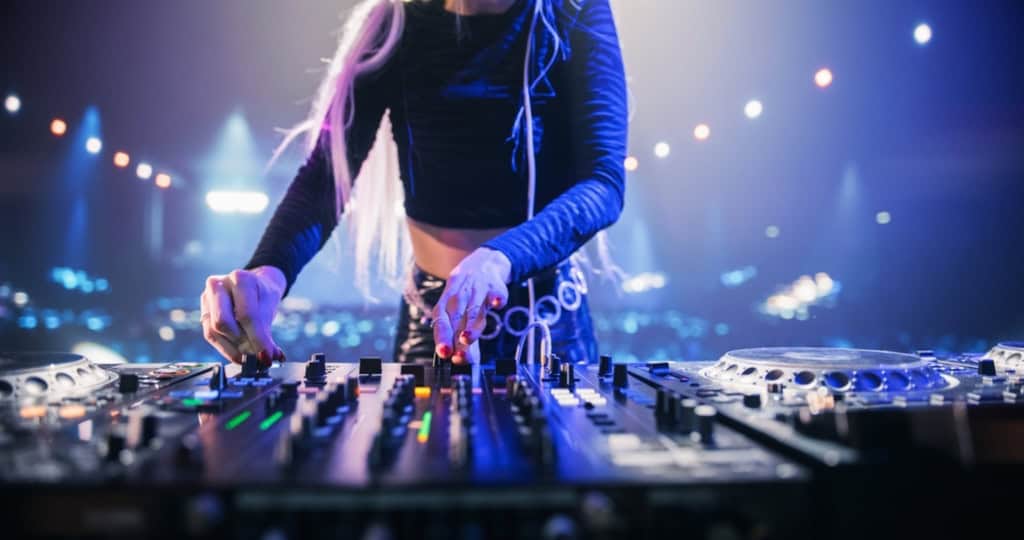 DJ