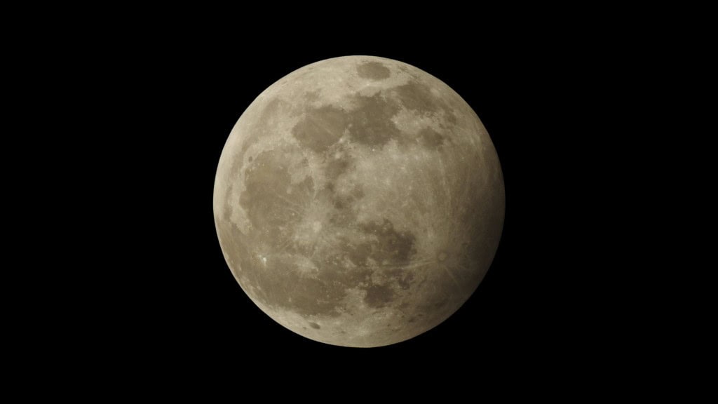 Eclipse lunar penumbral visto da Espanha em 2020