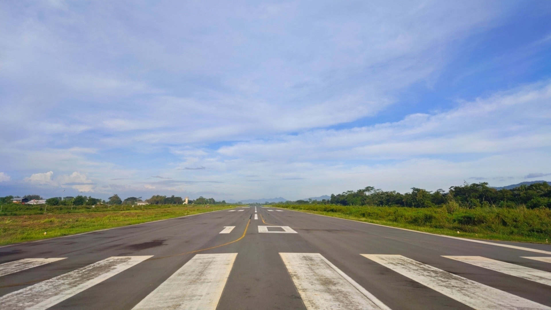 Faixa em pista de aeroporto