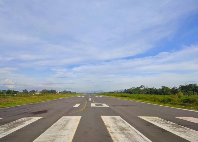 Faixa em pista de aeroporto
