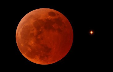 lua-de-sangue-saturno-365x232