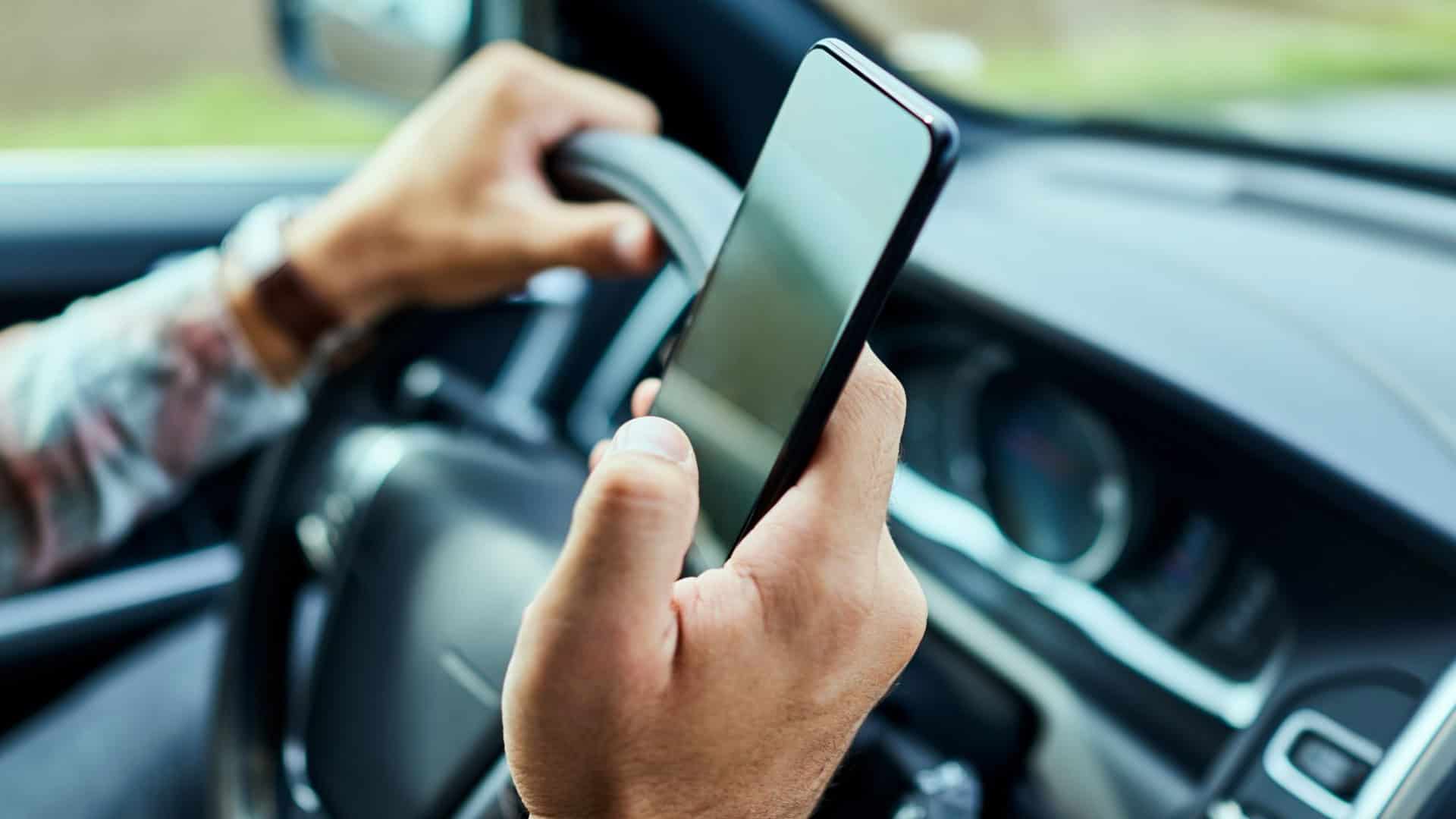 smartphone carro