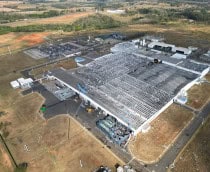 Fábrica da Toyota destelhada vista de cima