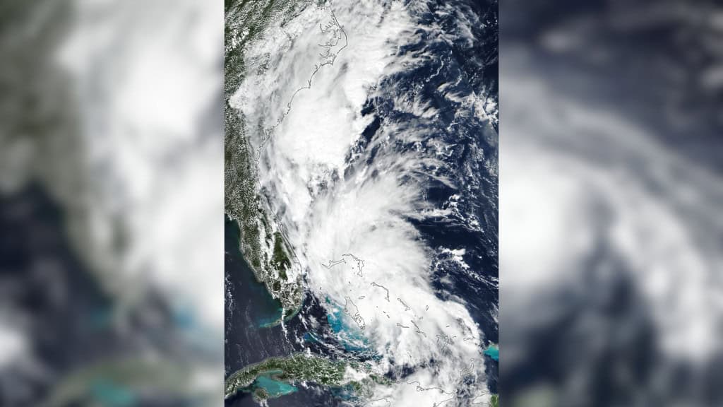 Visão de satélite do furacão Imelda no Atlântico
