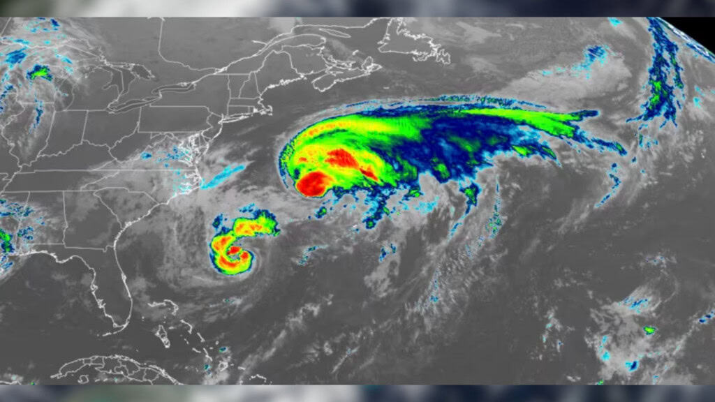 Imagem de satélite da "dança" entre os furacões Imelda e Humberto no Atlântico