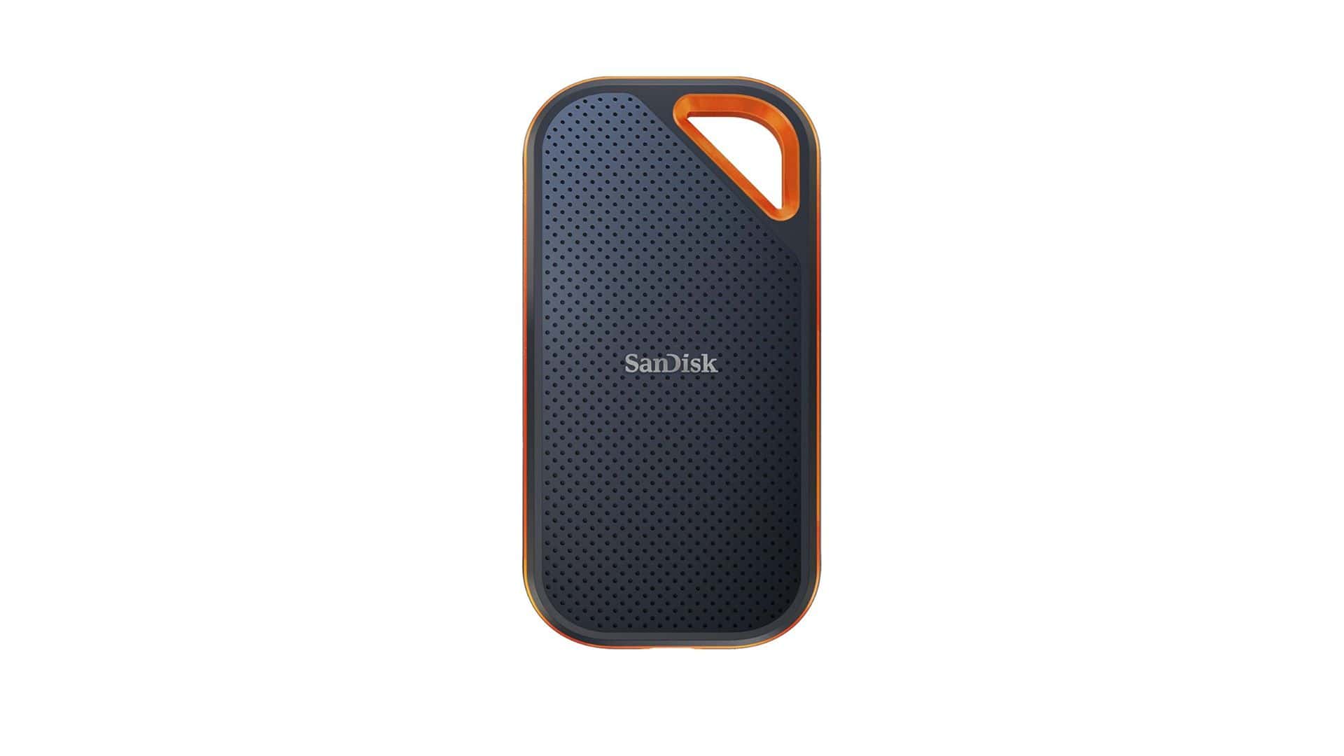 Oferta especial: SSD externo com alta velocidade e capacidade em promoção Quem trabalha com arquivos pesados sabe que tempo é um recurso precioso. Esperar longos minutos para transferir vídeos, projetos de design ou bancos de dados pode comprometer a produtividade. Além disso, a mobilidade exige dispositivos resistentes e confiáveis para suportar deslocamentos, sem risco de perder dados importantes. Oferta especial: SSD externo com alta velocidade e capacidade em promoção