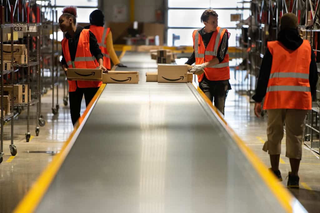 trabalhadores amazon