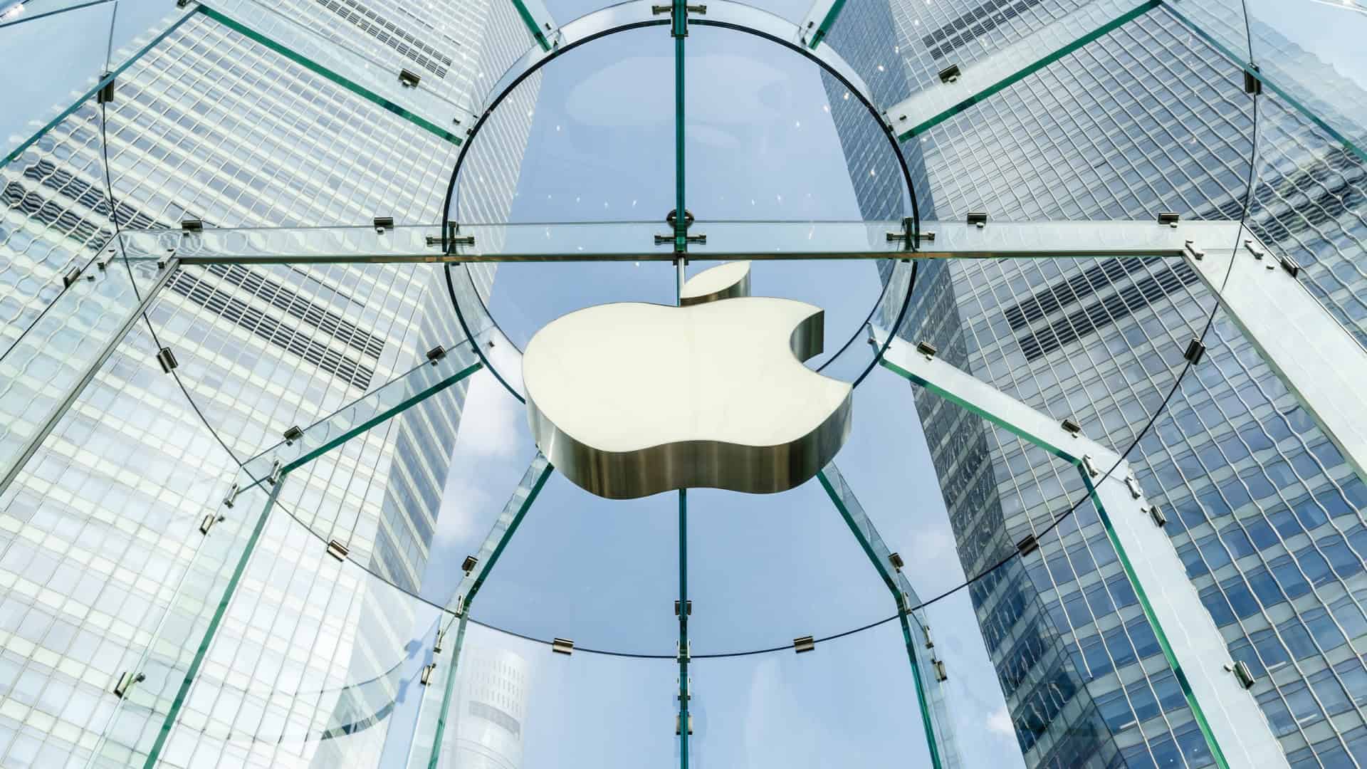 Logo da Apple em fachada de loja na China