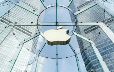 Logo da Apple em fachada de loja na China