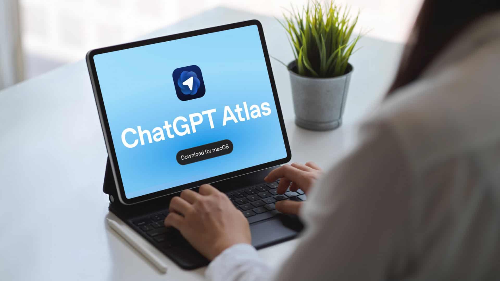 Mulher usando tablet com teclado externo mostrando interface de download atlas chatgpt