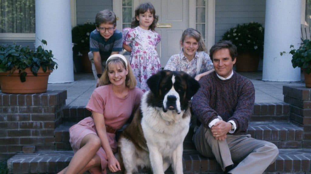 familia com cachorro