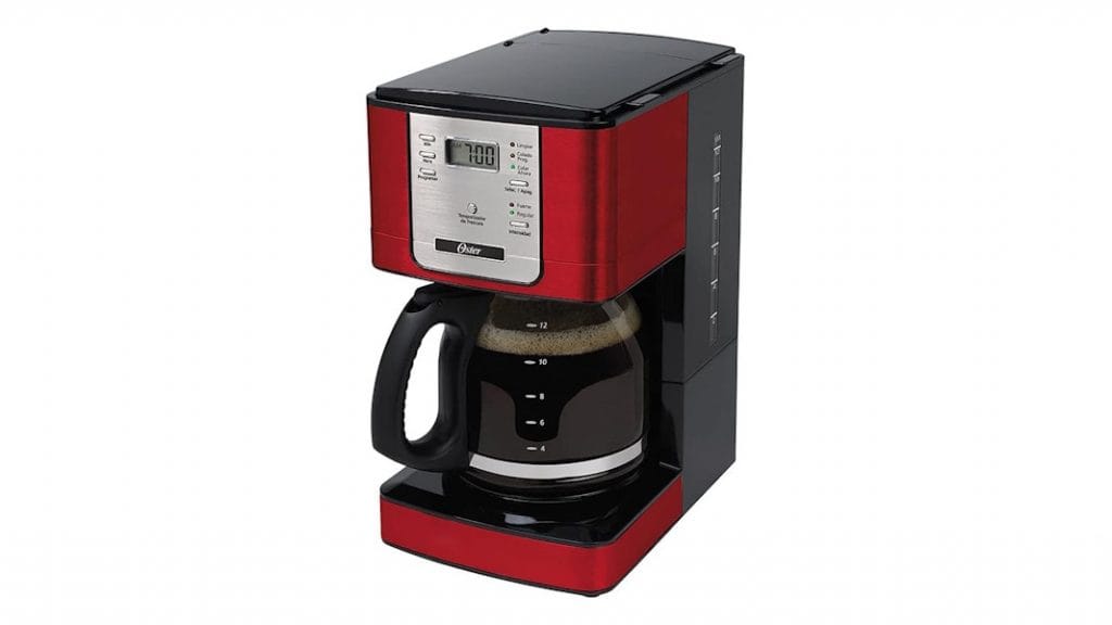 Para quem ama café: modelo da Oster com programação automática em oferta Café é paixão nacional: a bebida que dá energia é obrigatória na manhã (e em muitas tardes) do brasileiro. E o melhor é quando temos à nossa disposição uma cafeteira que facilita a nossa vida, seja por ter alta capacidade para preparar para a família inteira, ou por ter opções de programação para termos café quentinho no momento que precisamos. Cafeteira Oster Flavor Programável