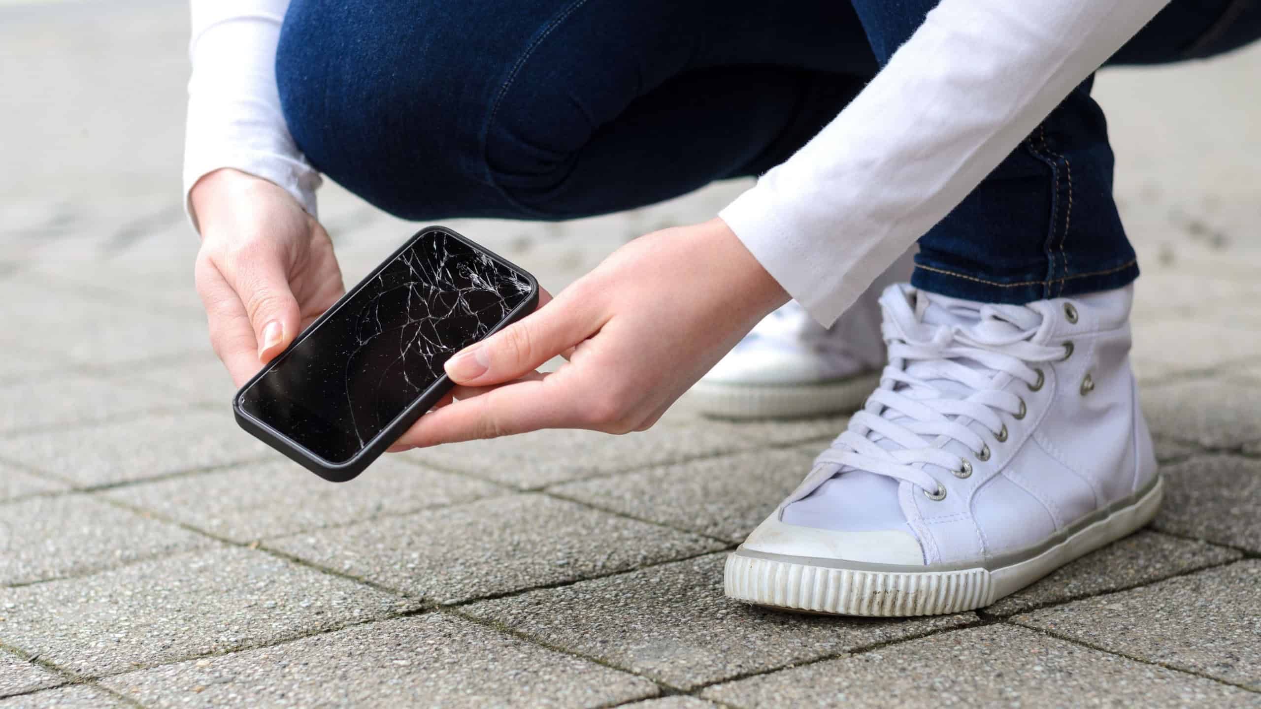 Derruba muito o celular? Confira 5 celulares resistentes para você comprar em 2025