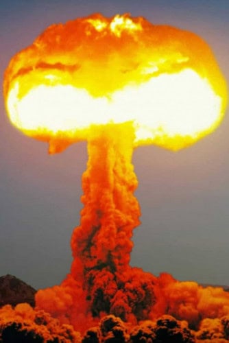 Capa - arma nuclear anthropic