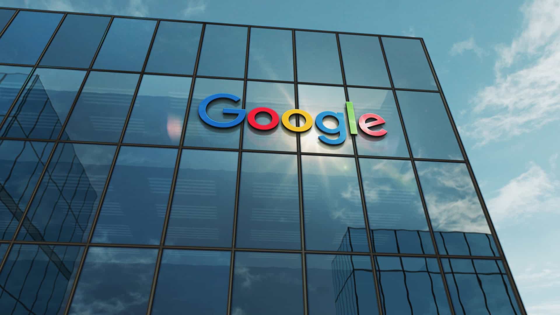 Fachada de um prédio do Google com o logo da empresa fixado