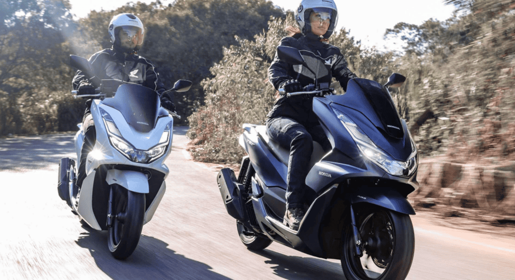 Honda vai investir R$ 1,6 bilhão em fábrica de motos em Manaus De olho no aumento da demanda por motocicletas no Brasil e no mundo, a Honda vai investir R$ 1,6 bilhão ao longo de quatro anos, de 2026 a 2029, em sua fábrica em Manaus, no Amazonas. O plano inclui a expansão da capacidade da linha de produção por meio da introdução de novos equipamentos, a otimização dos processos por meio da modificação do layout das linhas e a melhoria da logística interna da fábrica. honda-motos