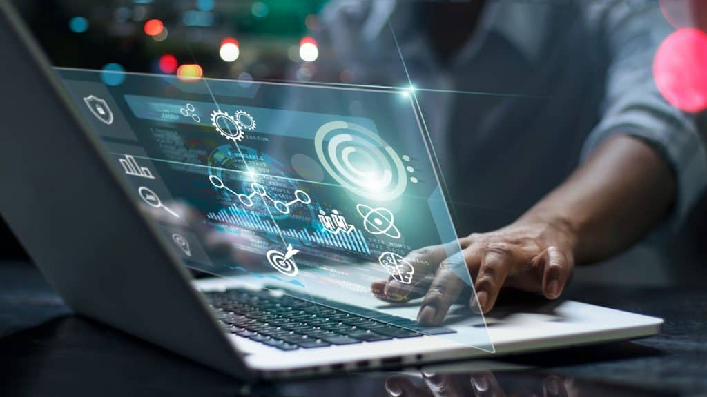 Entretenimento e serviços financeiros se beneficiam de modelos que ajustam conteúdo, experiência e segurança em tempo real. (Imagem: ipopba/iStock)
