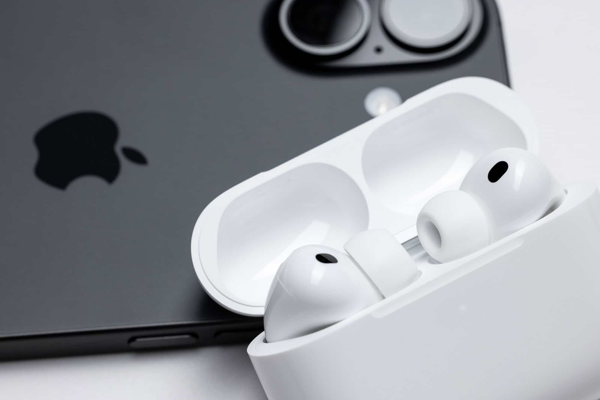 AirPods Pro 3 chegam ao Brasil com tradução ao vivo e sensor cardíaco