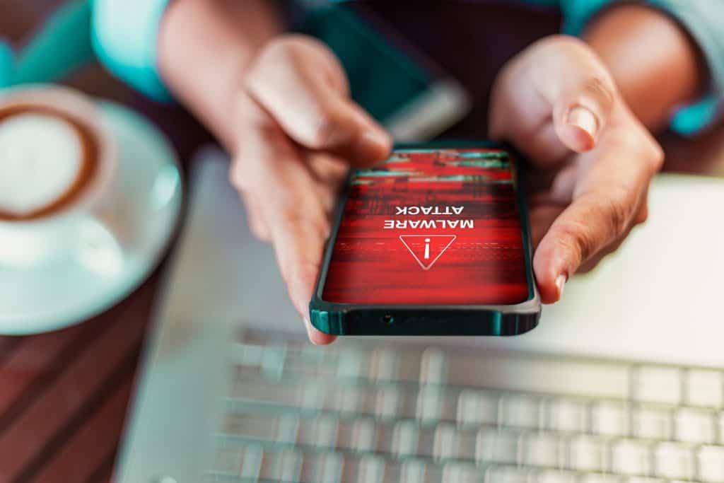 malware-celular-1024x683.jpg