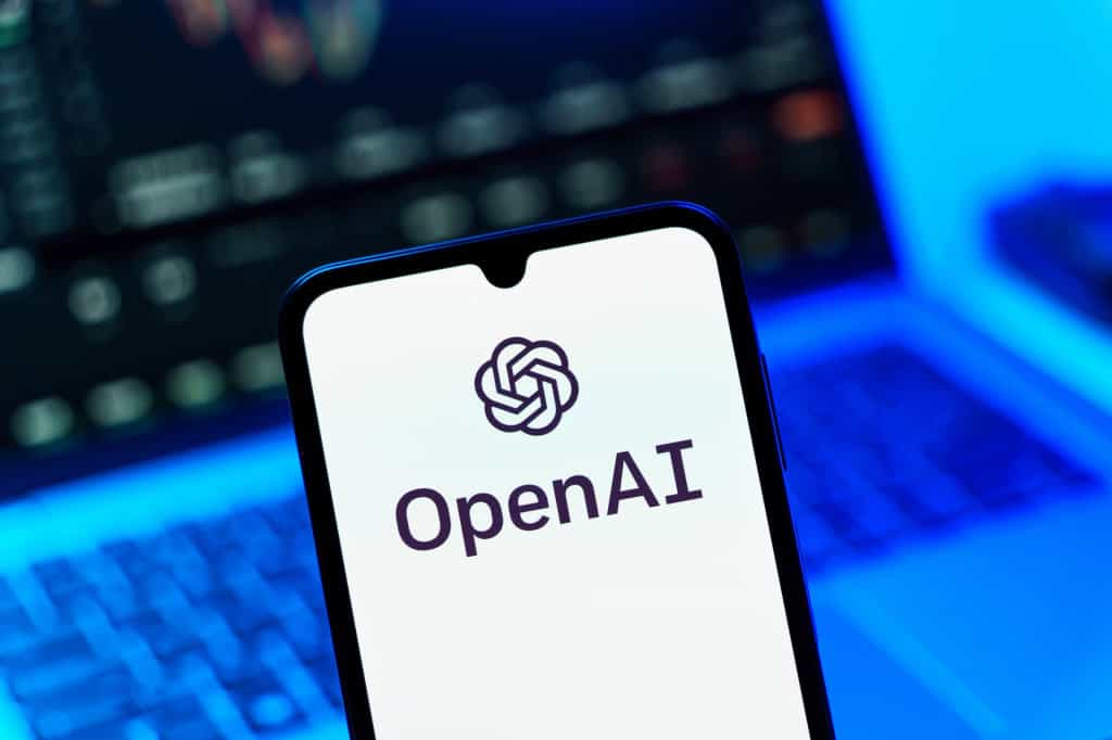 Logo da OpenAI em um smartphone