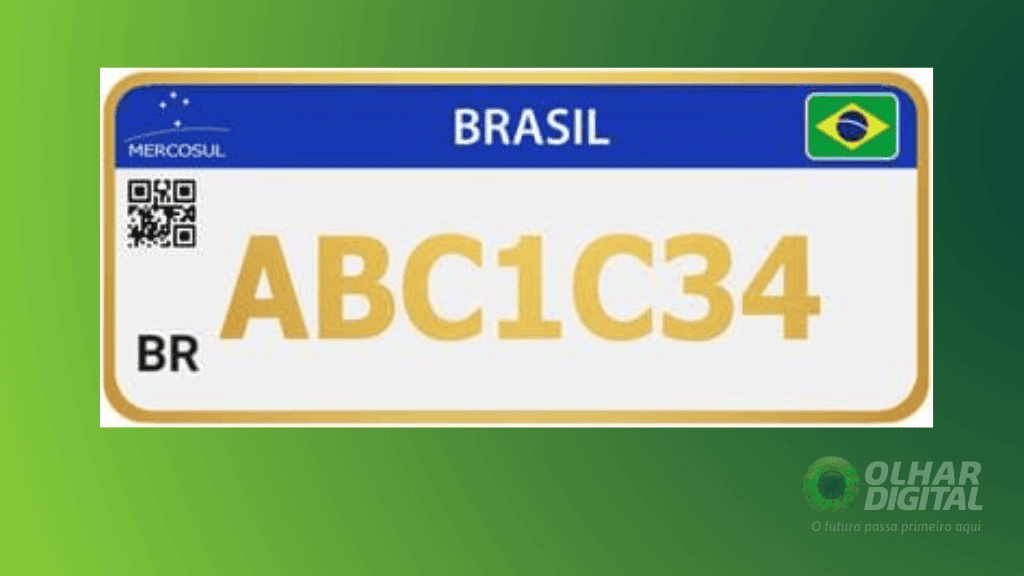 Placas Mercosul com borda e caracteres dourados sobre fundo branco