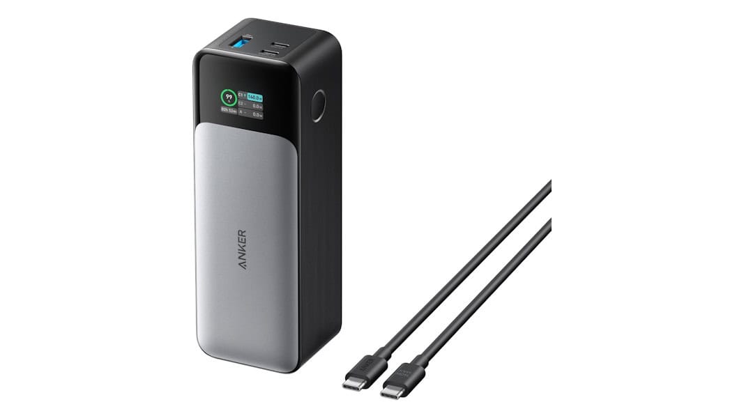 Três portas e muita energia: power bank Anker de 24.000 mAh em oferta Um powerbank potente é fundamental para quem passa muito tempo em movimento: com capacidade para carregar múltiplos dispositivos ao mesmo tempo, esses aparelhos unem bateria de alta capacidade, várias portas e conseguem carregar smartphones, tablets, notebooks e mais. Três portas e muita energia: power bank Anker de 24.000 mAh em oferta