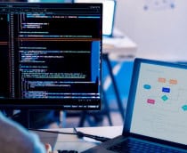 No mundo tech, crescer de júnior a sênior exige mais que técnica: é preciso visão estratégica e maturidade profissional. (Imagem: Weedezign/iStock)