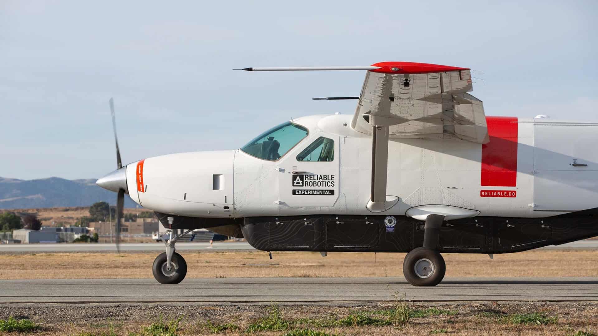avião autônomo