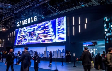 Com parcerias com Tesla e OpenAI, a Samsung prevê lucro recorde e recuperação no setor de chips.