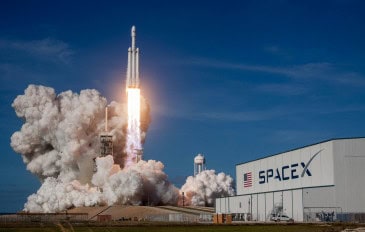 Imagem mostra decolagem do Falcon Heavy da Space X