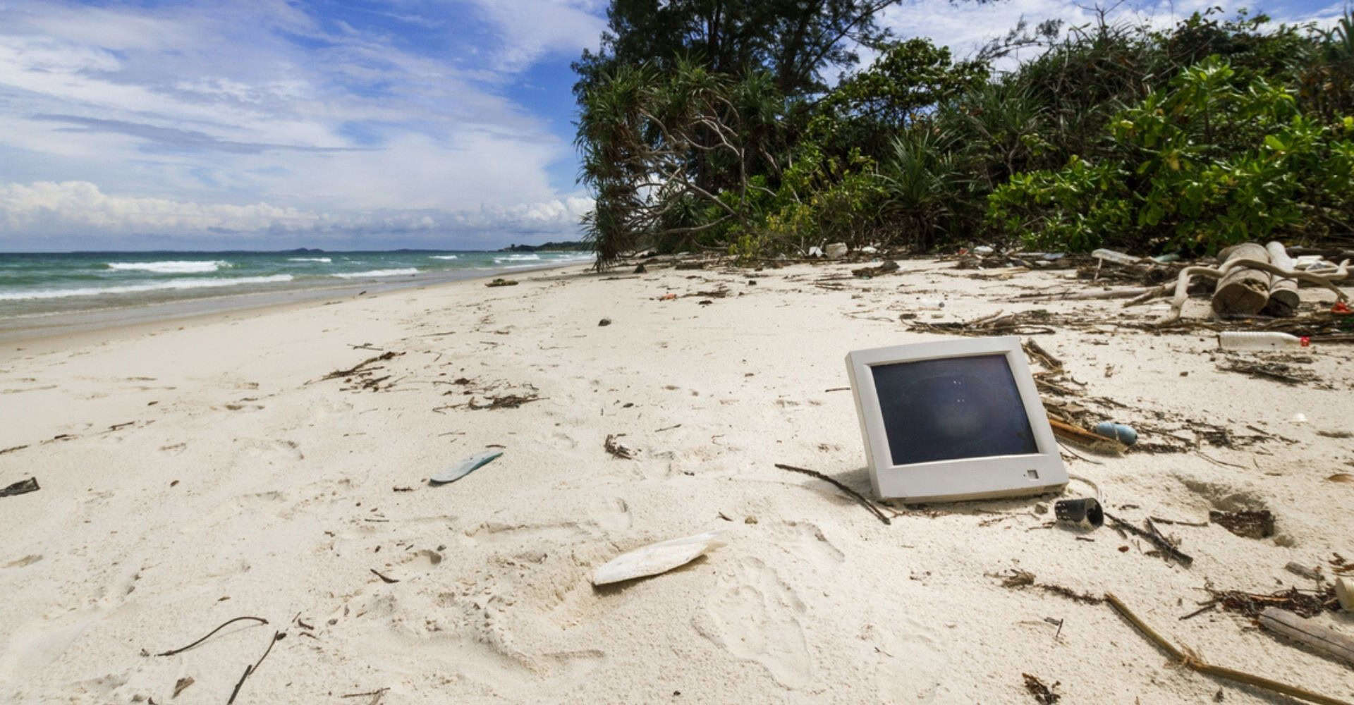Dez empresas exportam equipamentos eletrônicos descartados para o exterior, enquanto metais pesados ameaçam solos, água e comunidades (Imagem: filipe_lopes/iStock)
