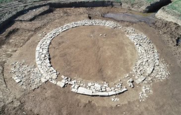 tumba-romana-2-365x232