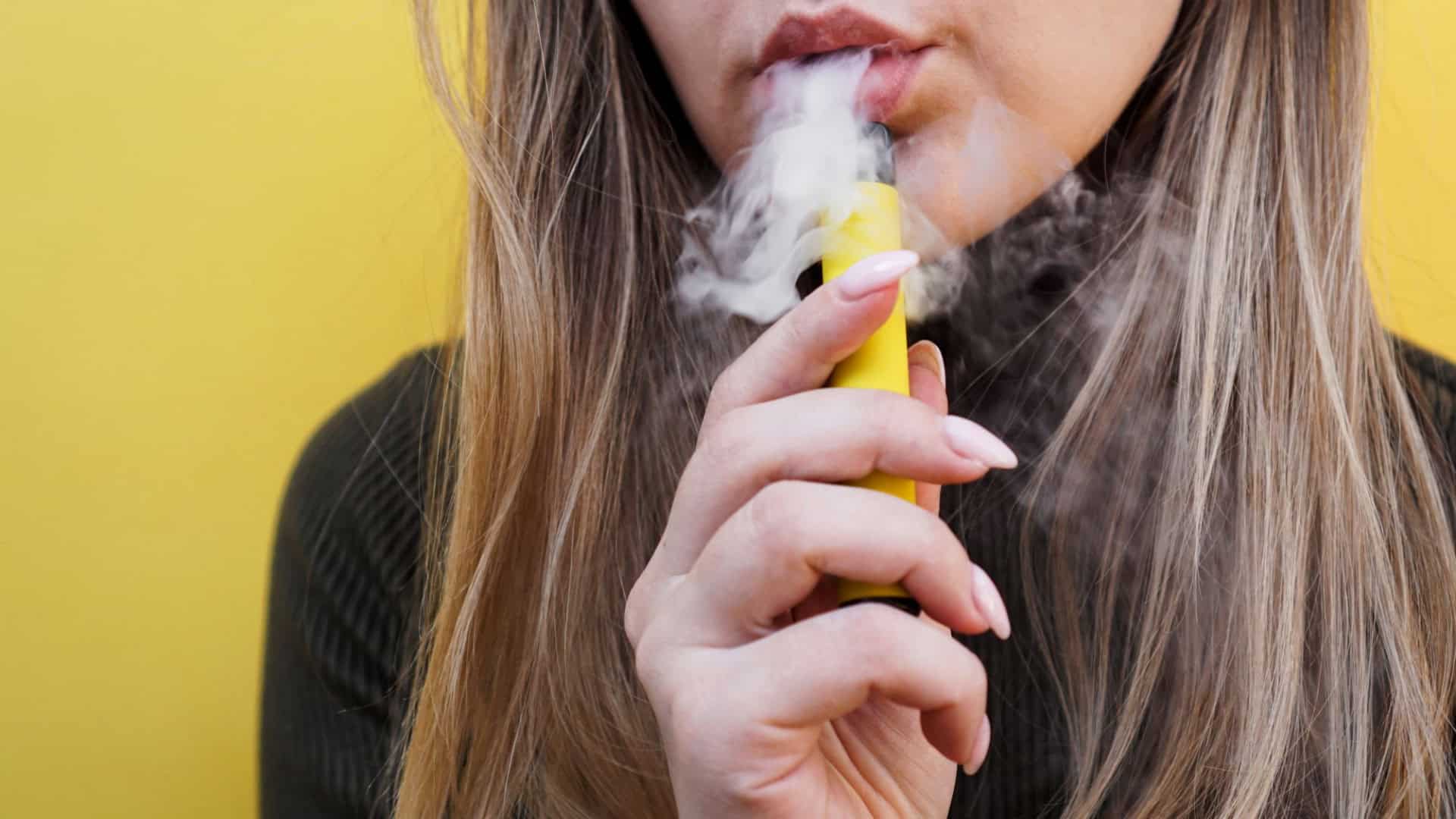 vapes