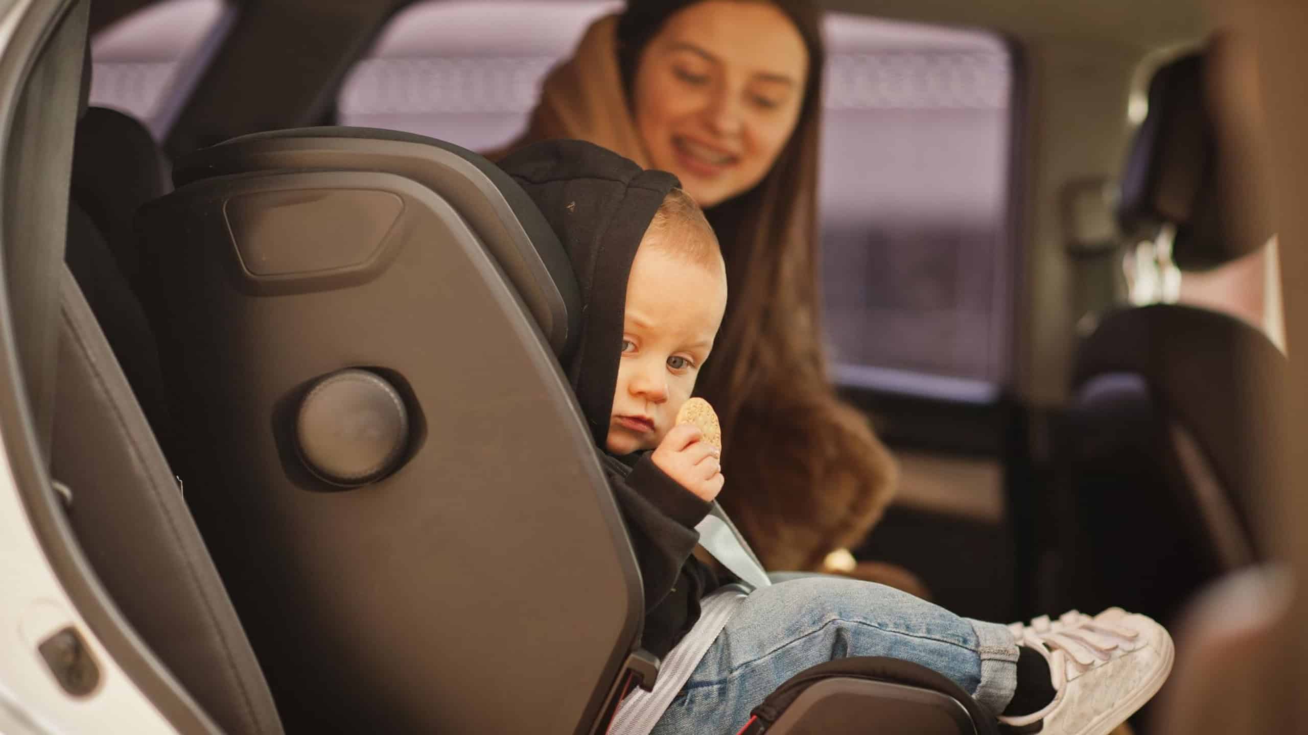 Como escolher o bebê conforto para proteger seu filho no carro