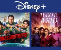 Montagem com pôsteres do filme Um Natal Bem Jonas Brothers e da série Tudo é Justo, ambas exclusivas do Disney+ no Brasil
