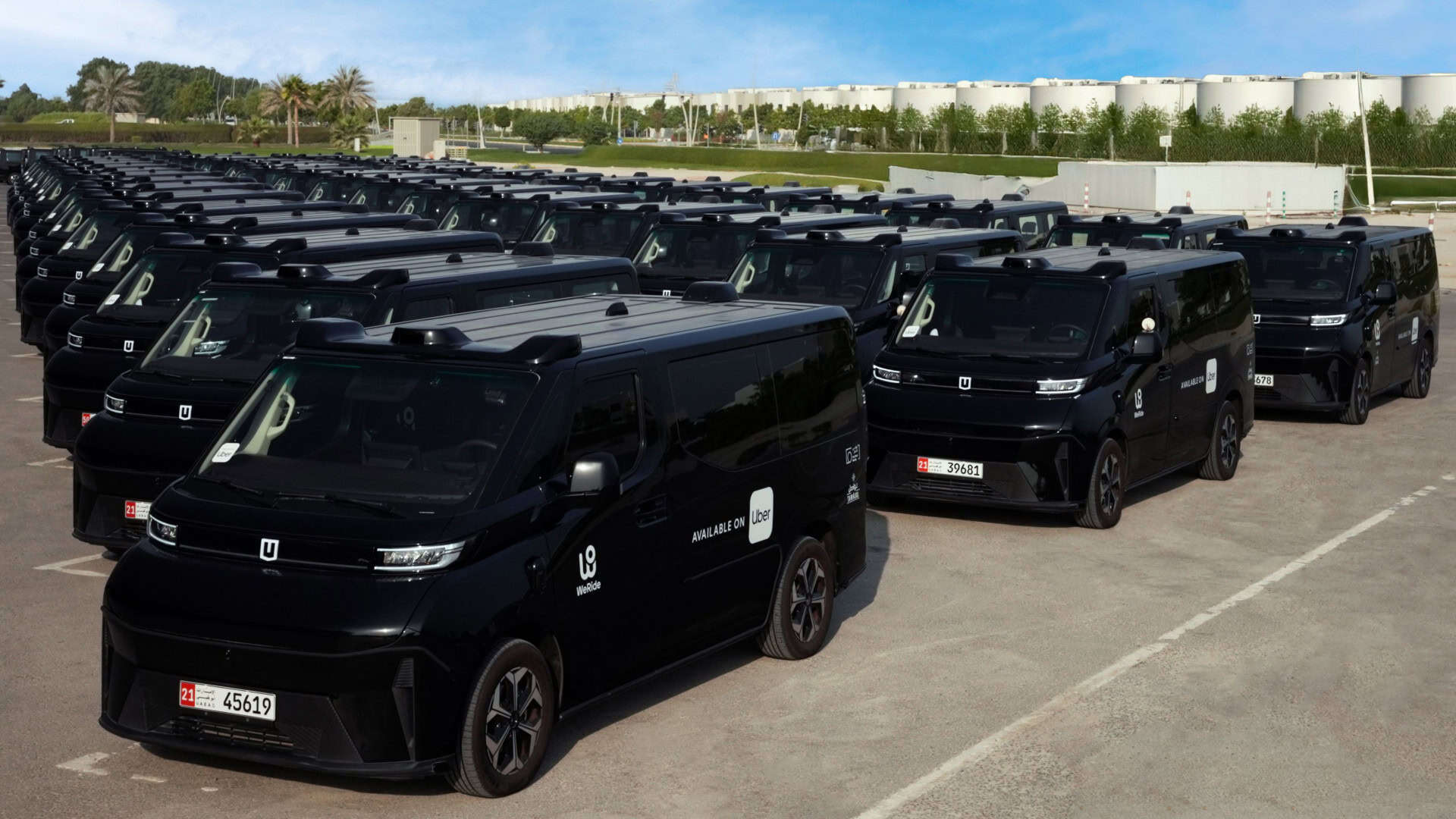 Frota de robotáxis usados pela Uber, em parceria com a WeRide, em Abu Dhabi, nos Emirados Árabes Unidos