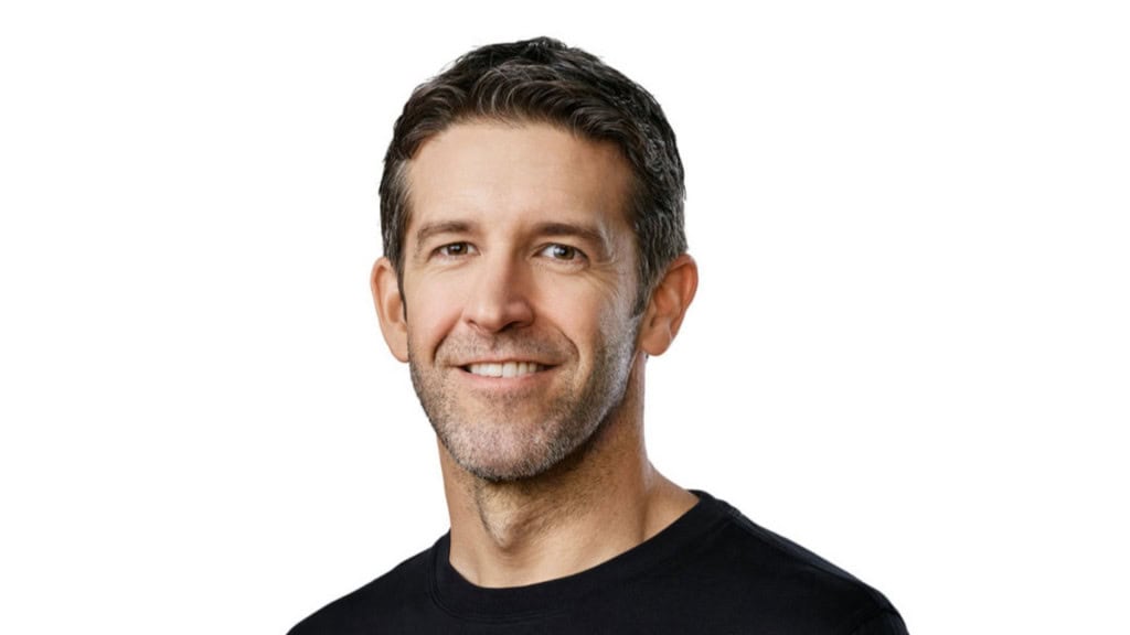 Foto estilo retrato de John Ternus, da Apple