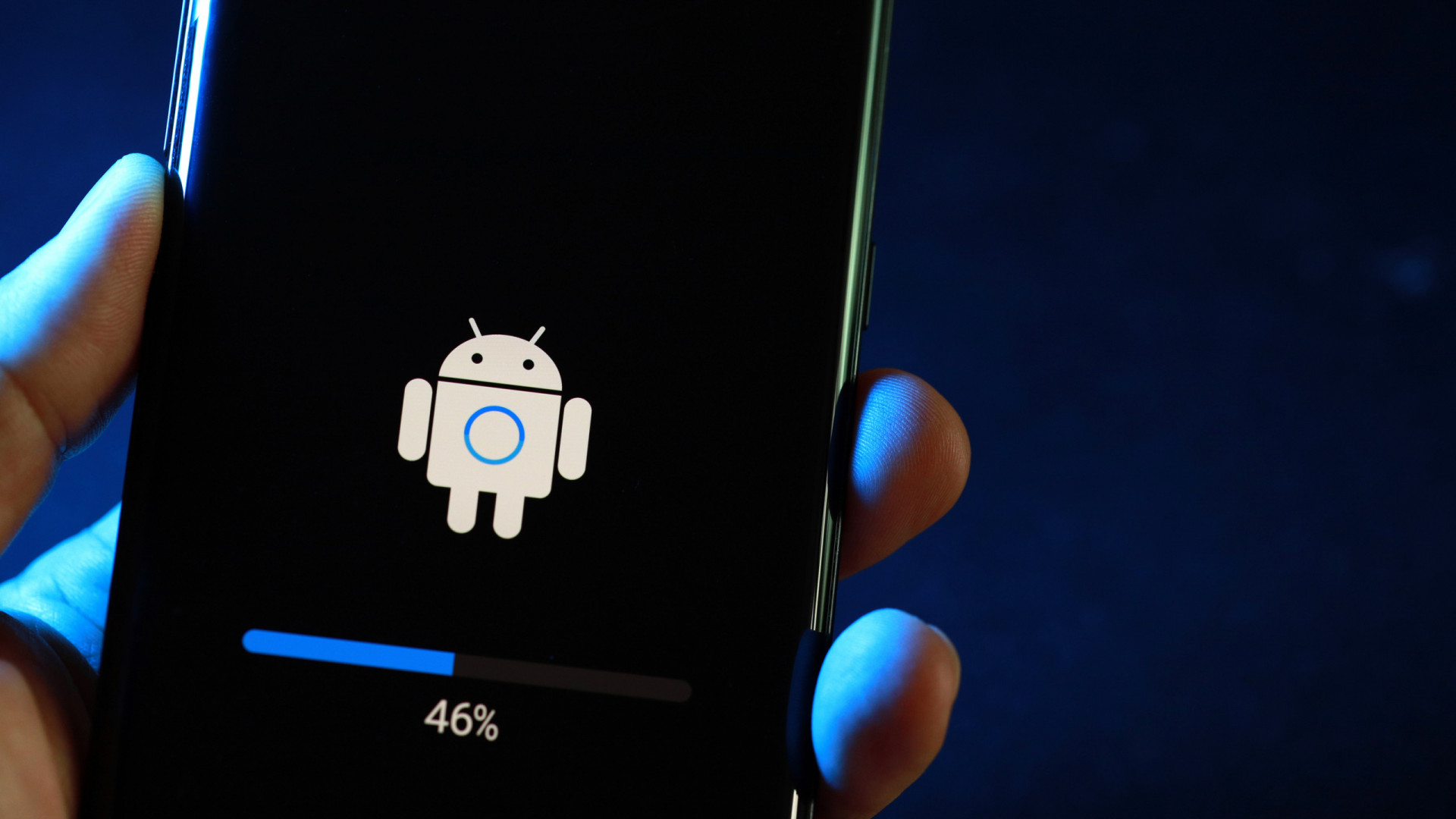 Novo acordo promete reduzir taxas e liberar instalação de lojas no Android
