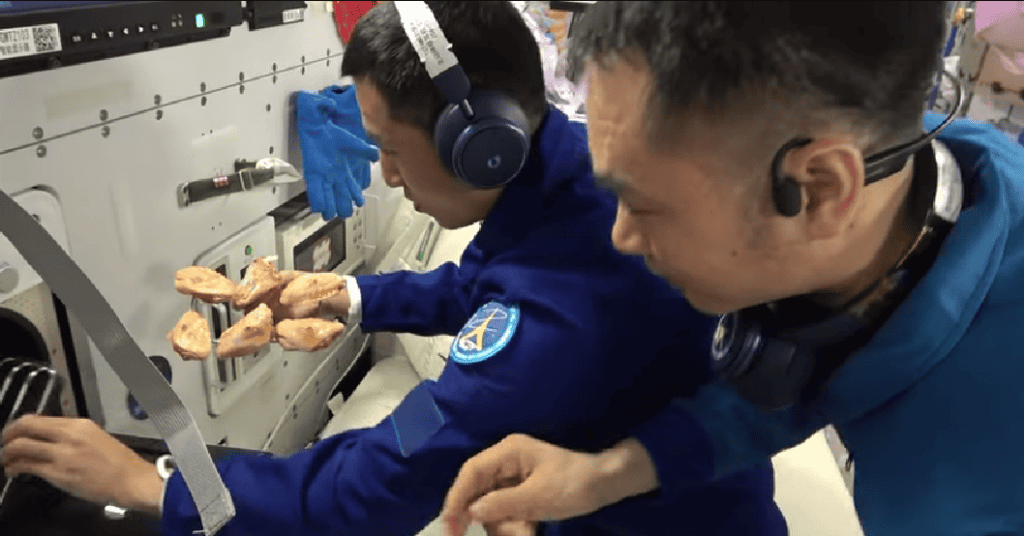 Agora, astronautas chineses podem comer asinha de frango temperada e até bife com pimenta