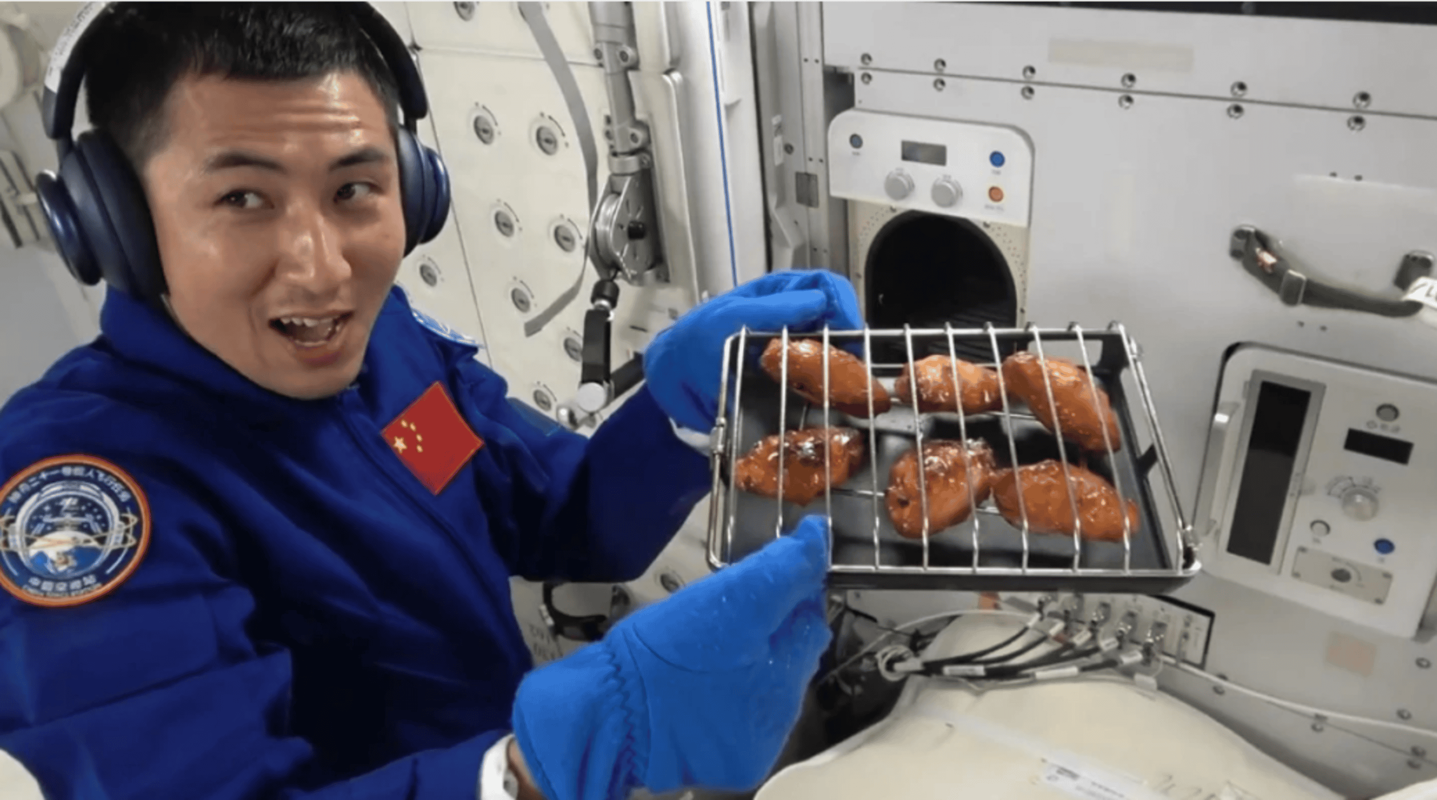 Air Fryer no espaço! Estação Espacial Chinesa aprimorou equipamento para a nova “cozinha espacial”