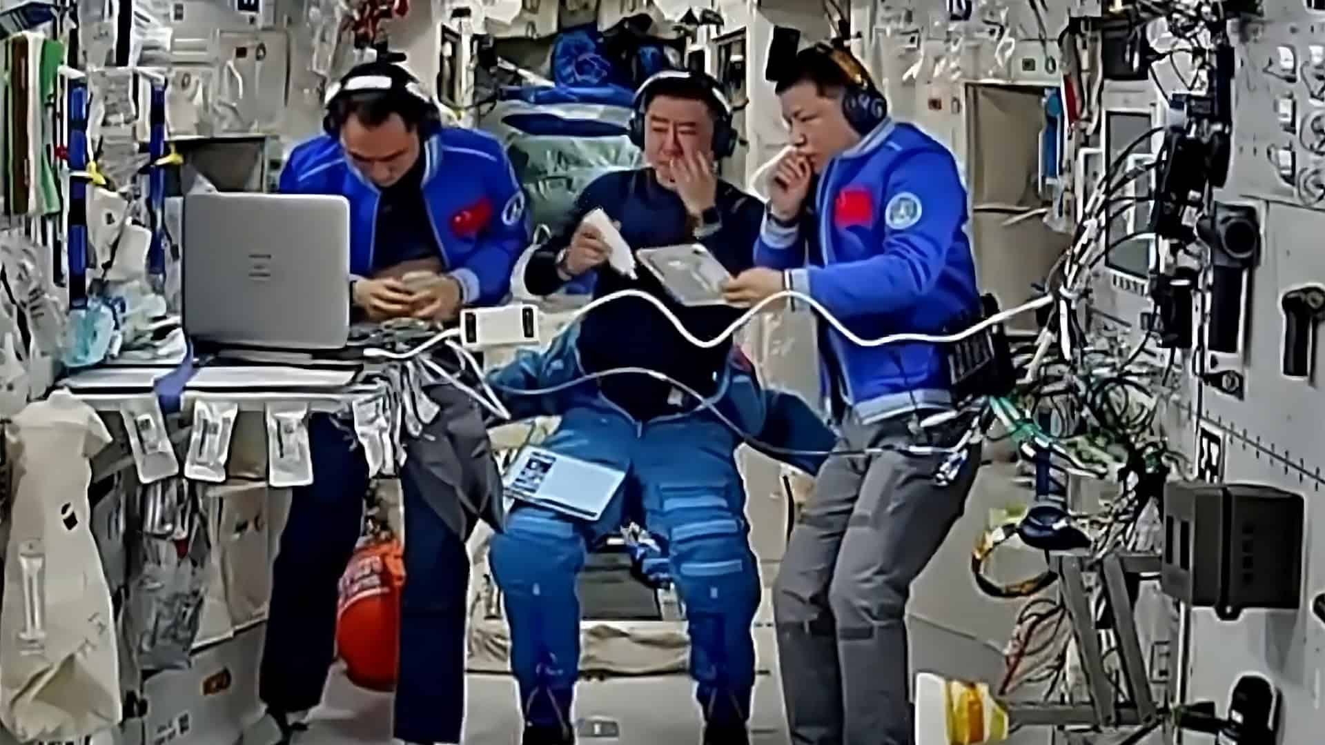 astronautas-shenzhou-20-1920x1080